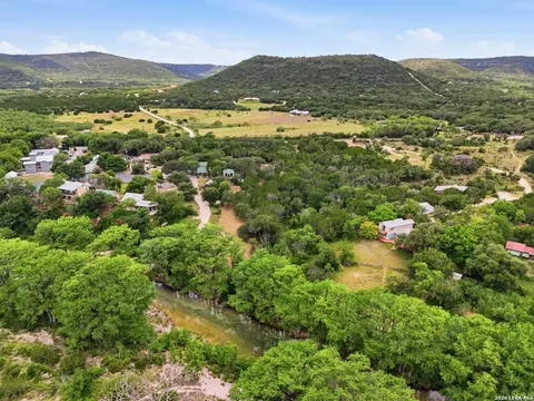 View/Area - 1260 Magers, Concan, TX 78801 photo 9 of 11