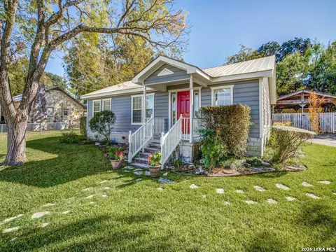 139 W Hosack St, Boerne, TX 78006
