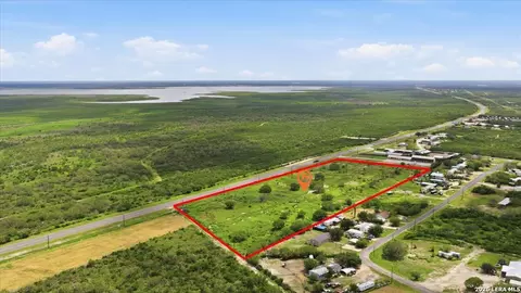 3187 Highway 72, Three Rivers, TX 78071