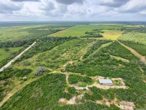 8711 County Road 1301, Moore, TX 78057