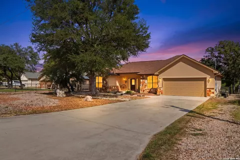 204 Bogi St, Canyon Lake, TX 78133