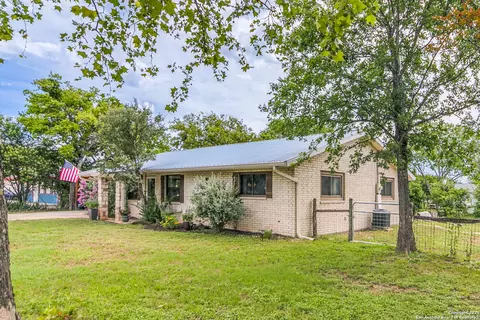 103 Amber Dr, Comfort, TX 78013
