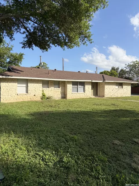 302 E Byrd Blvd, Universal City, TX 78148