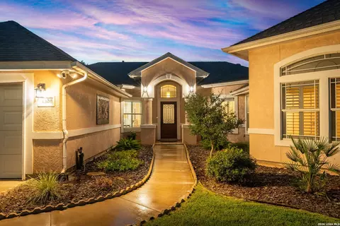 1328 Dime Box Cir, New Braunfels, TX 78130