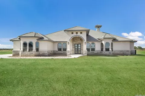 252 Venado Oaks, Castroville, TX 78009