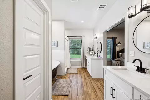 Bath - 177 E Short Meadow Dr, Lytle, TX 78052 photo 1 of 10