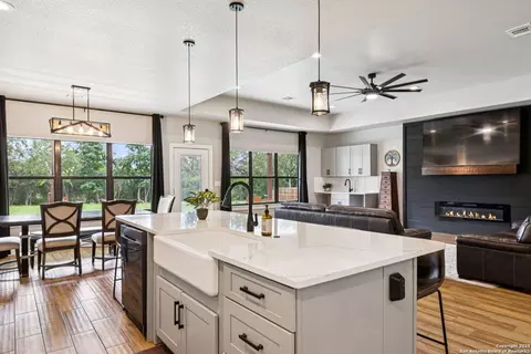 Kitchen - 177 E Short Meadow Dr, Lytle, TX 78052 photo 1 of 7