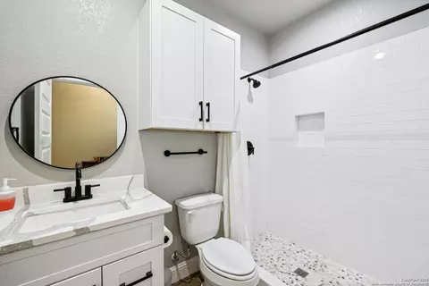 Bath - 177 E Short Meadow Dr, Lytle, TX 78052 photo 9 of 10