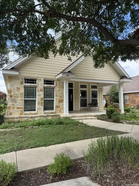 2215 Gruene Lk, New Braunfels, TX 78130