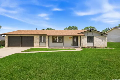 12902 Lone Shadow Trl, Live Oak, TX 78233