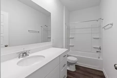 Bath - 1143 Punta Mita St, Converse, TX 78109 photo 1 of 1