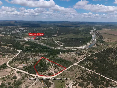 00 Cr 393, Camp Wood, TX 78833
