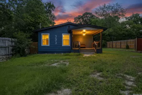 333 S Mesquite, New Braunfels, TX 78130