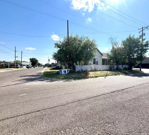 1619 Convent Ave, Laredo, TX 78040