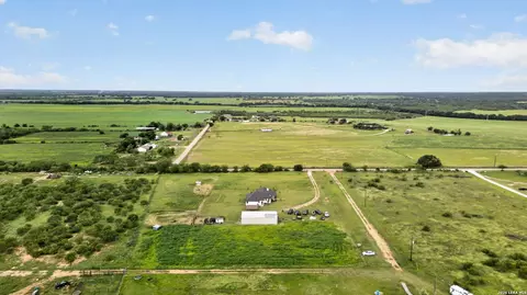View/Area - 965 County Road 7611, Devine, TX 78016 photo 8 of 17