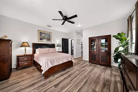Bedroom - 965 County Road 7611, Devine, TX 78016 photo 2 of 5