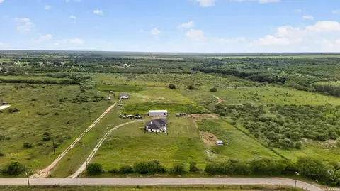 View/Area - 965 County Road 7611, Devine, TX 78016 photo 2 of 17