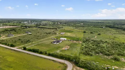 View/Area - 965 County Road 7611, Devine, TX 78016 photo 3 of 17