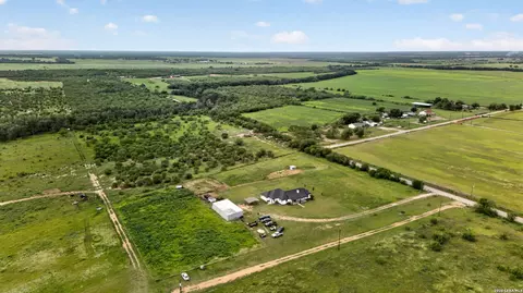 View/Area - 965 County Road 7611, Devine, TX 78016 photo 13 of 17