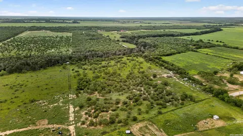 View/Area - 965 County Road 7611, Devine, TX 78016 photo 14 of 17