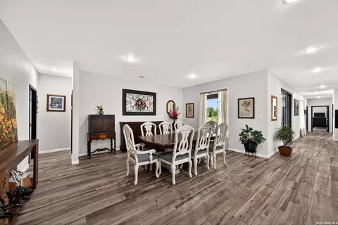 Dining - 965 County Road 7611, Devine, TX 78016 photo 1 of 2