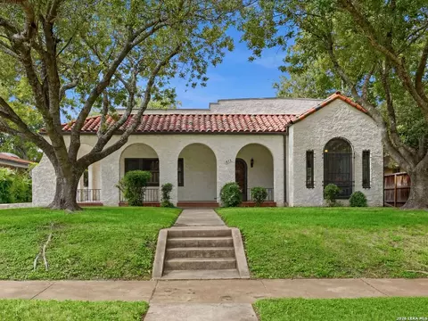 310 Mary Louise Dr, San Antonio, TX 78201