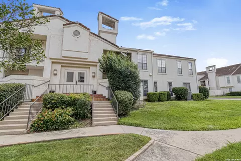 2255 Thousand Oaks Dr #605, San Antonio, TX 78232