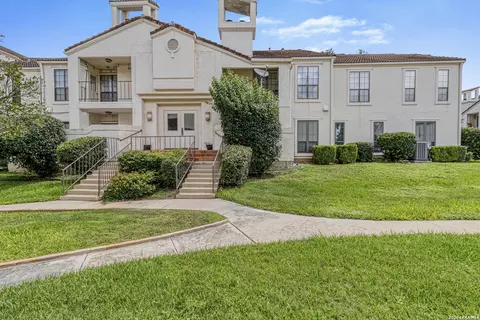 2255 Thousand Oaks Dr #605, San Antonio, TX 78232