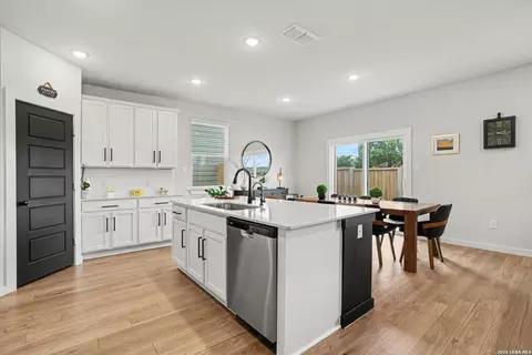 5935 W Hausman #46, San Antonio, TX 78249