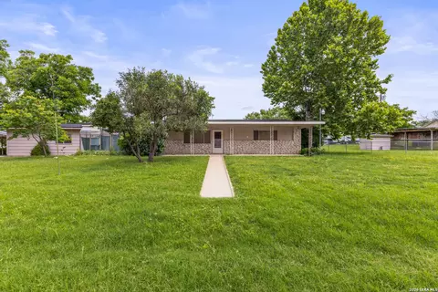 212 Bluebonnet St, Burnet, TX 78611