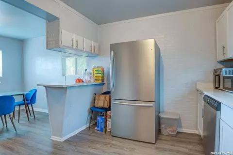 Other - 303 Lee Dr, Devine, TX 78016 photo 5 of 9