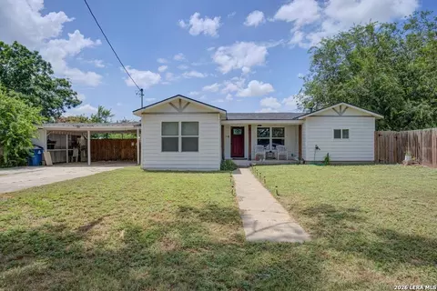 Exterior - 303 Lee Dr, Devine, TX 78016 photo 3 of 6