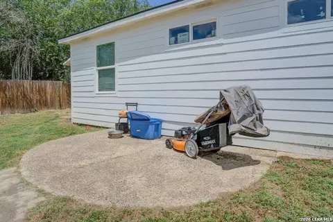 Other - 303 Lee Dr, Devine, TX 78016 photo 7 of 9
