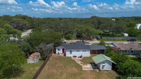 View/Area - 303 Lee Dr, Devine, TX 78016 photo 5 of 17