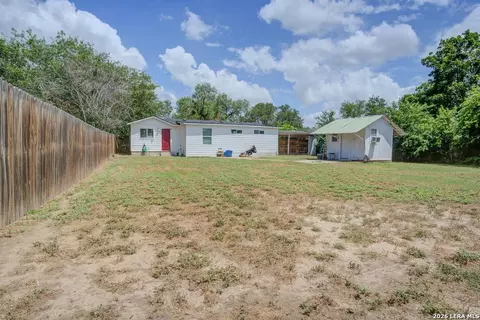 Exterior - 303 Lee Dr, Devine, TX 78016 photo 5 of 6