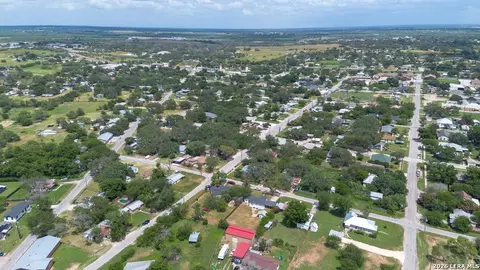View/Area - 303 Lee Dr, Devine, TX 78016 photo 17 of 17