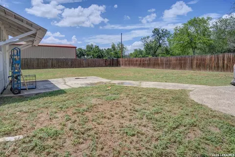 Exterior - 303 Lee Dr, Devine, TX 78016 photo 4 of 6