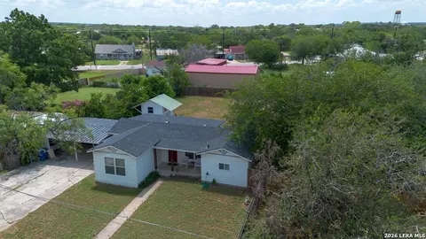 View/Area - 303 Lee Dr, Devine, TX 78016 photo 1 of 17