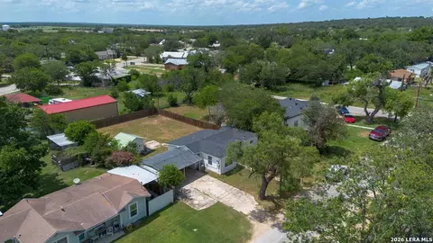 View/Area - 303 Lee Dr, Devine, TX 78016 photo 6 of 17