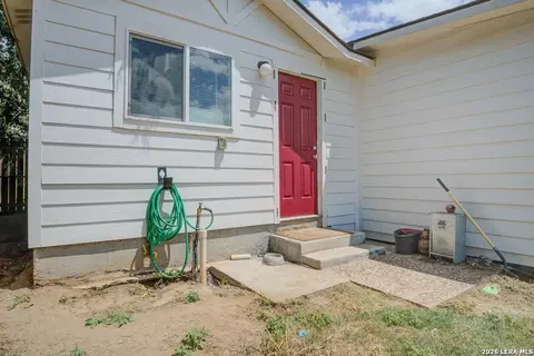 Other - 303 Lee Dr, Devine, TX 78016 photo 6 of 9