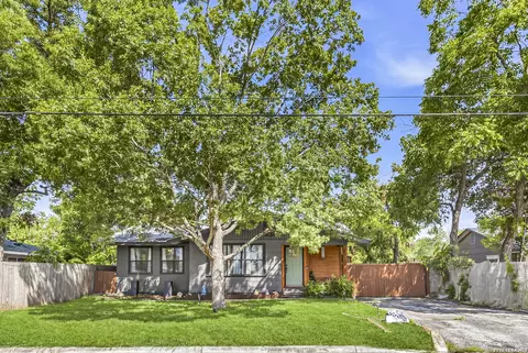 1520 W Bridge St, New Braunfels, TX 78130
