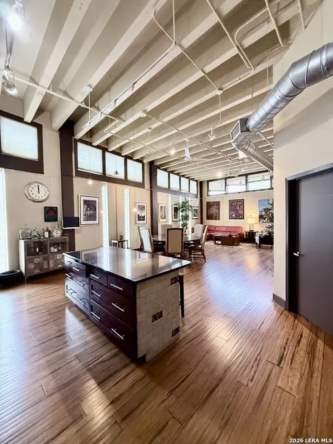 1339 S Flores #103, San Antonio, TX 78204