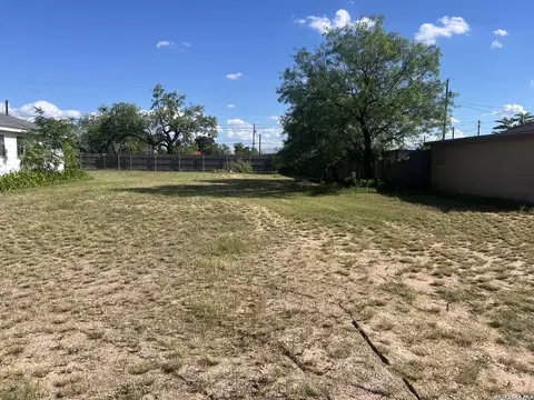 417 W Avenue X, San Angelo, TX 76903