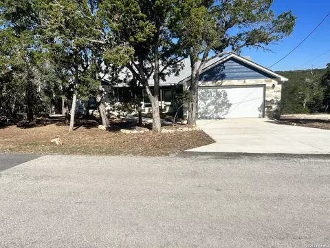 2298 Fuller Dr, Canyon Lake, TX 78133