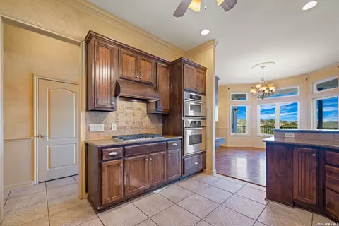 Kitchen - 326 River Valley Rd, Ingram, TX 78025 photo 4 of 5
