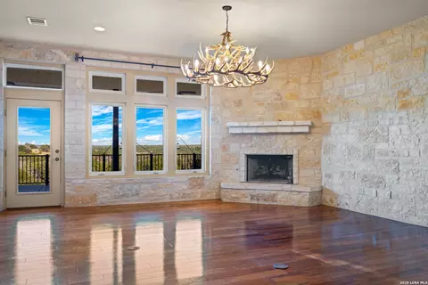 Living - 326 River Valley Rd, Ingram, TX 78025 photo 3 of 4