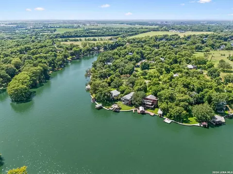 524 Turtle Ln, Seguin, TX 78155