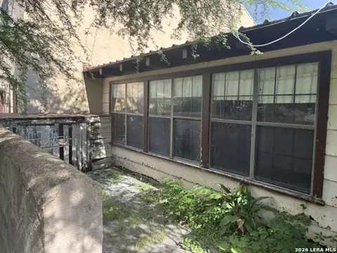 135 Avenida Juarez, Brackettville, TX 78832