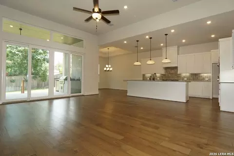 2710 Creekside Vw, San Antonio, TX 78230