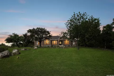1544 County Road 2801 E, Mico, TX 78056